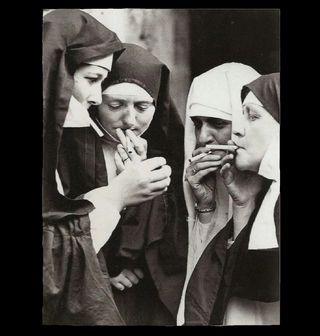 Obrázek 2 produktu Pánské tričko Jeptišky na cigaretě