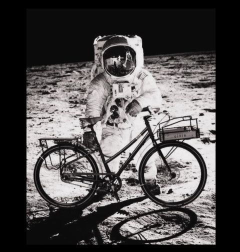 Obrázek produktu Pánské tričko Astronaut s kolem na měsíci