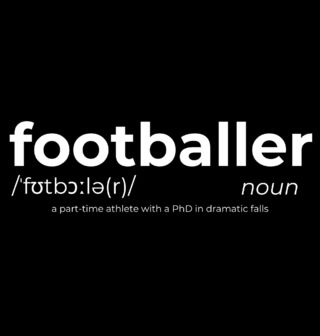 Obrázek 2 produktu Dámské tričko Definice Fotbalista: PhD v dramatických pádech FootBaller