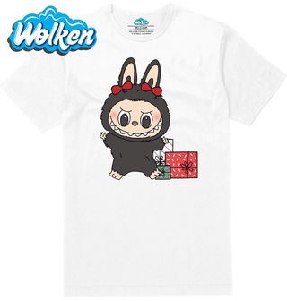 Pánské tričko  Černý Vánoční Labubu mezi Dárky.jpg