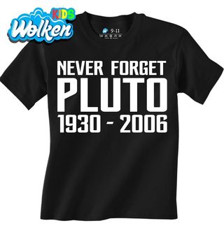 [cz] [produkt] [dětské tričko] [černá] [hlavní] Nikdy Nezapoměň na Pluto Never Forget Pluto 1930-2006.jpg